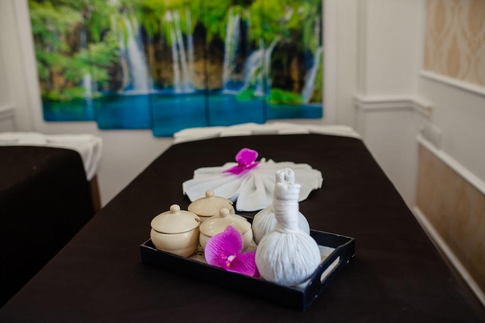Viola Royal Hotel & Spa Hanoi Buitenkant foto